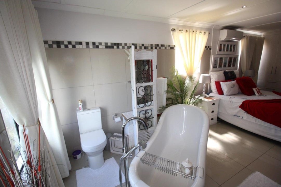 5 Bedroom Property for Sale in Dwarskersbos Western Cape